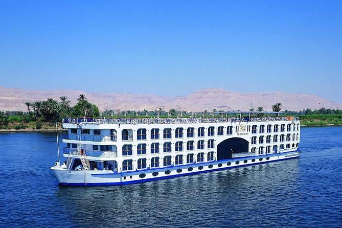 Dia 2 El CAIRO – EXCURSIÓN DE LAS PIRÁMIDES DE GUIZA – VUELO A LUXOR – EMBARQUE